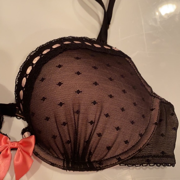 Victoria Secrete Bra 36B - Picture 3 of 8